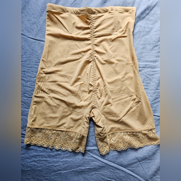 Shapewear - Picture 2 of 3